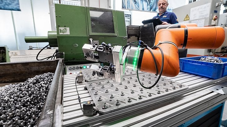 HAZET tool production at Plant 1 in Remscheid with a collaborative robot